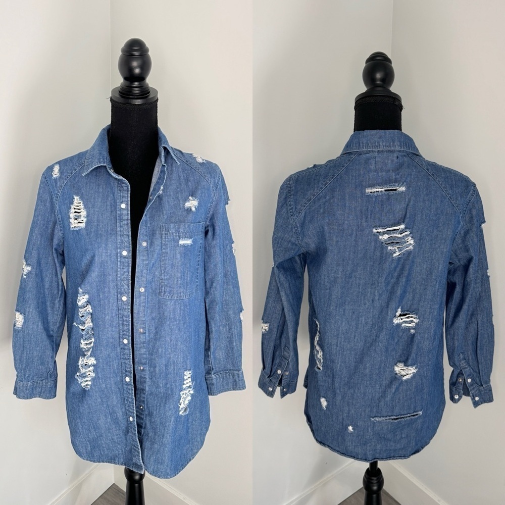 Boohoo Distressed Denim Women’s Button Up (Sz 2)